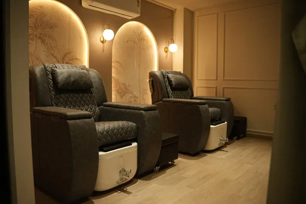 Premium pedicure lounge at Kameleon Salon